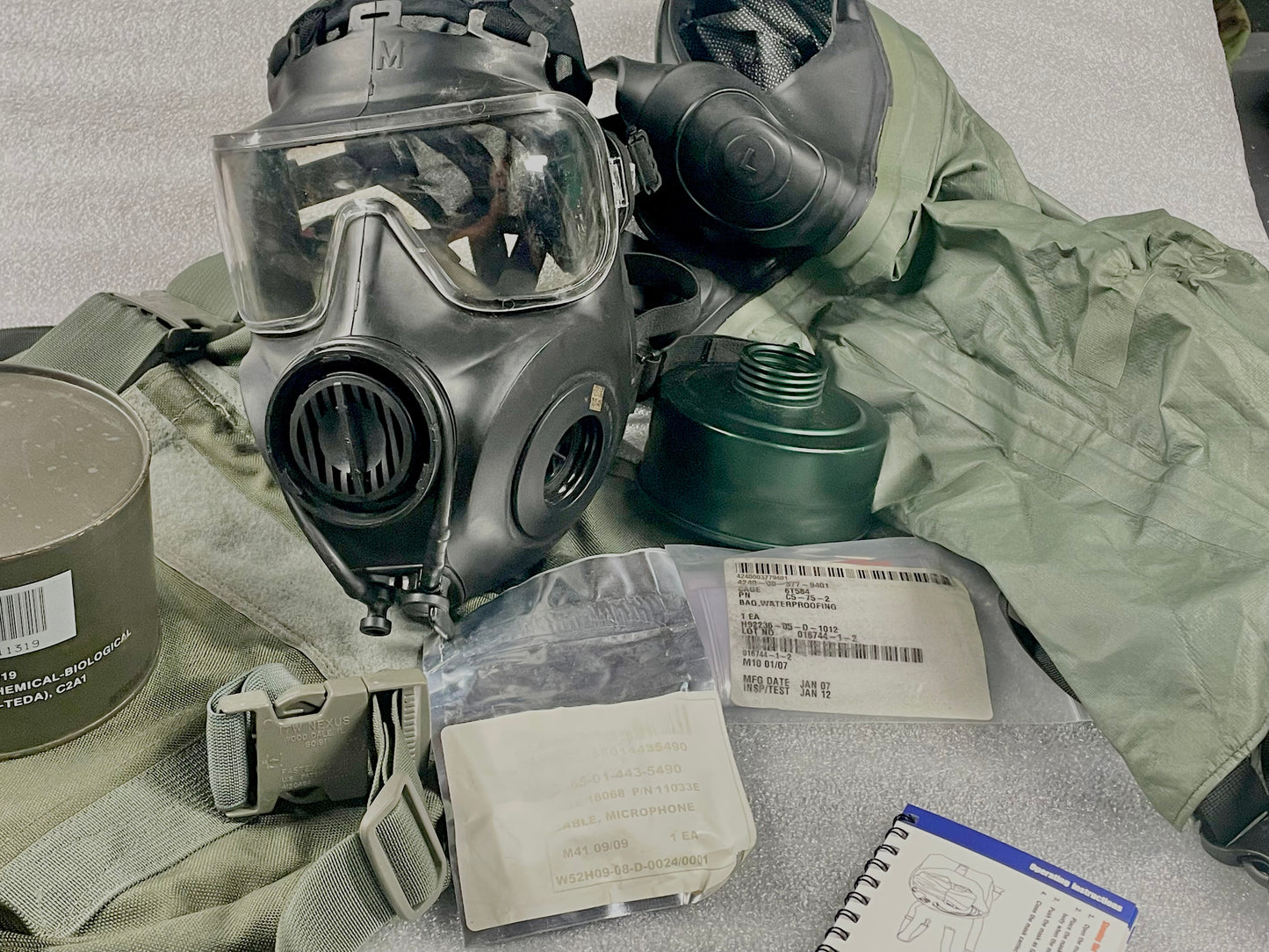 Avon FM53 Gas Mask - Size Medium - Complete Kit —FREE SHIPPING