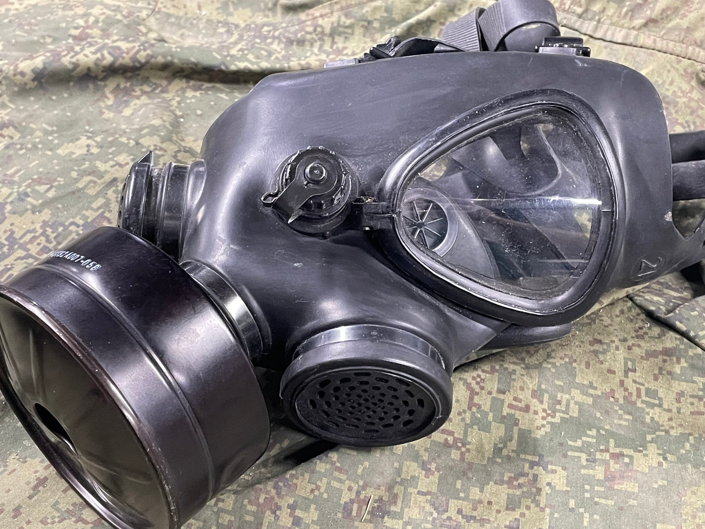 Israeli Military M15 Gas Mask w/filter —FREE SHIPPING