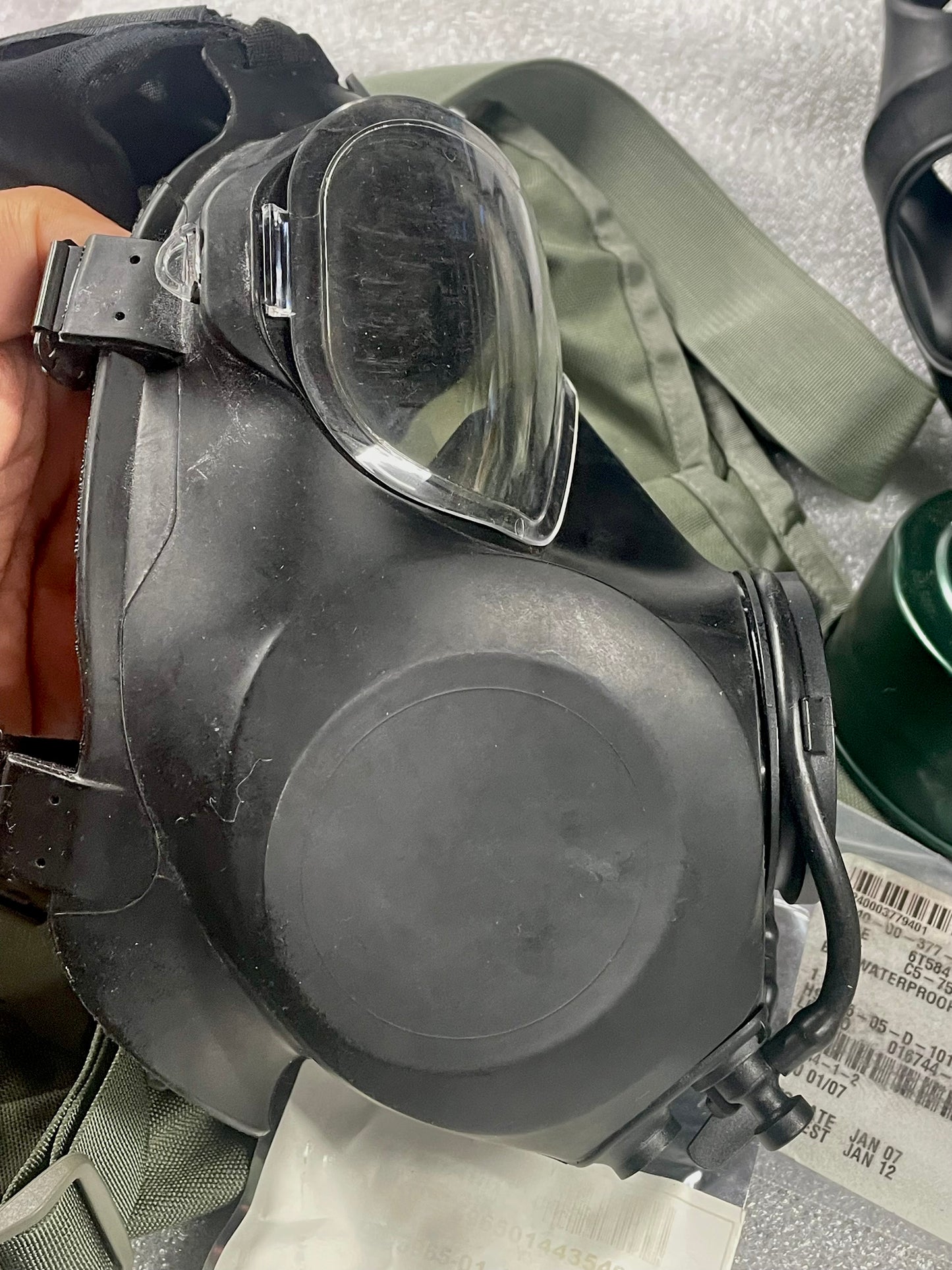 Avon FM53 Gas Mask - Size Medium - Complete Kit —FREE SHIPPING