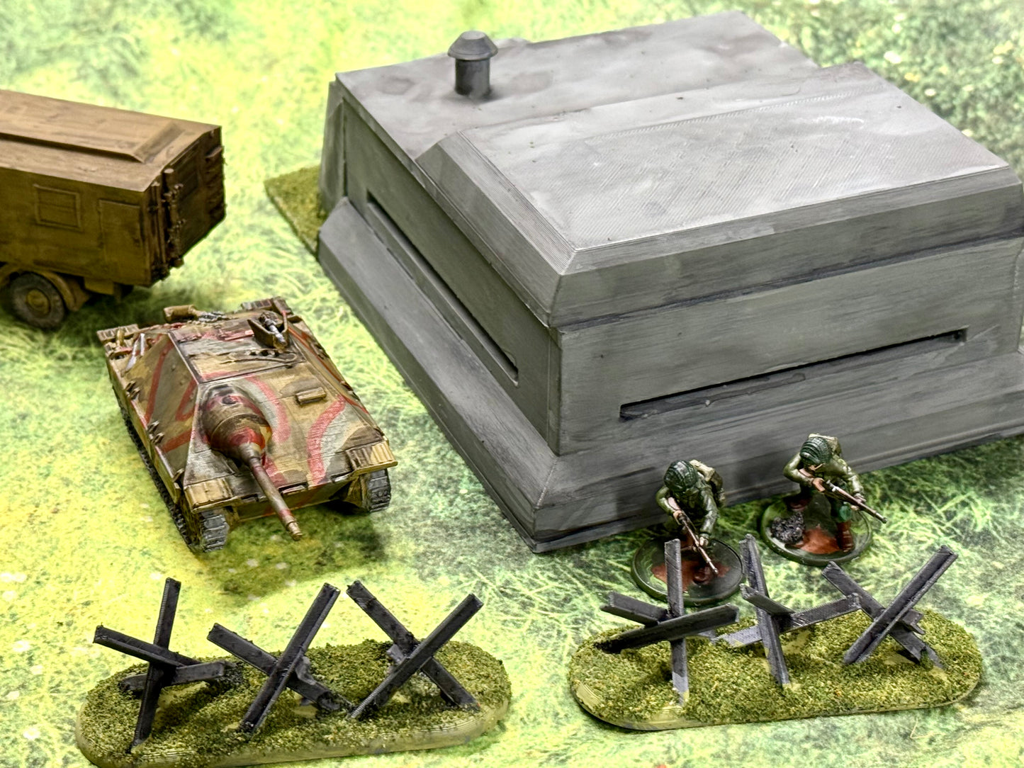 Bunker + Hetzer + Radio Opel + obstacles - LOT