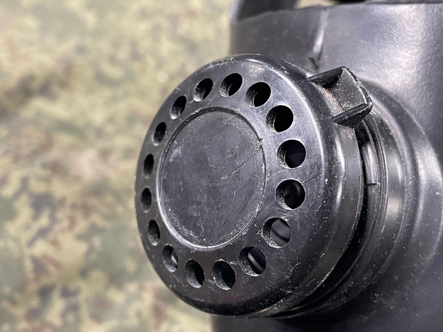 Israeli Military M15 Gas Mask w/filter —FREE SHIPPING