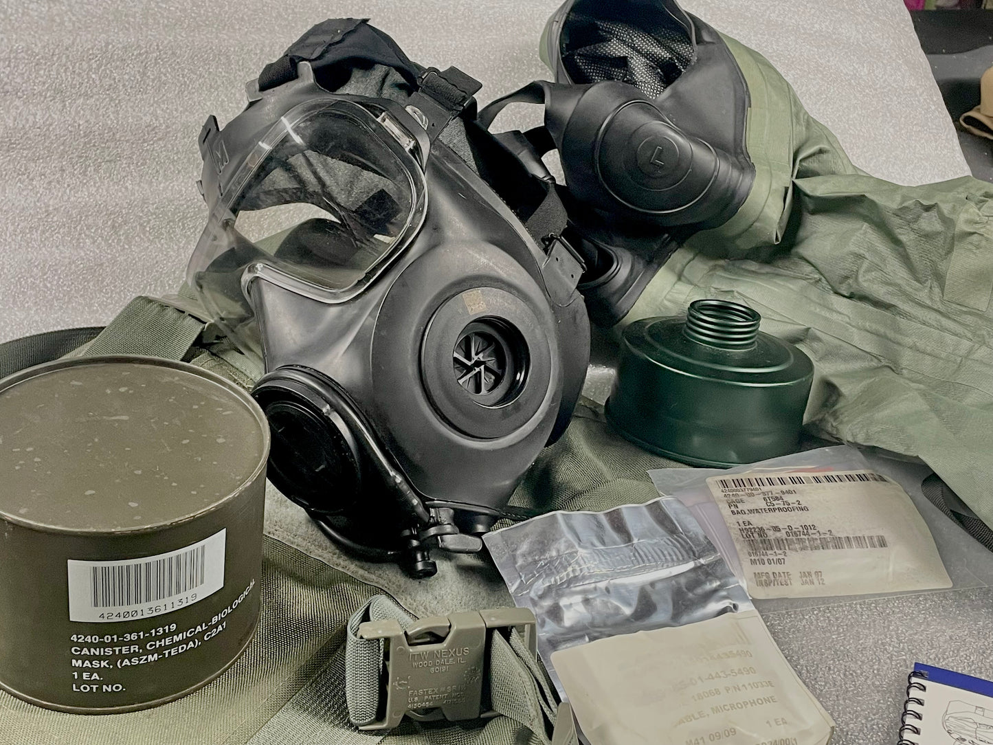 Avon FM53 Gas Mask - Size Medium - Complete Kit —FREE SHIPPING