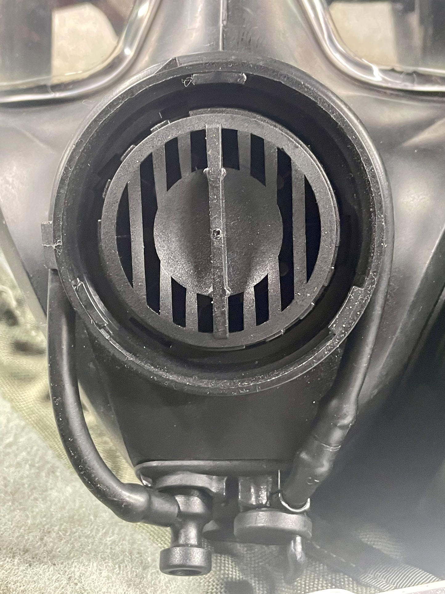 Avon FM53 Gas Mask - Size Medium - Complete Kit —FREE SHIPPING