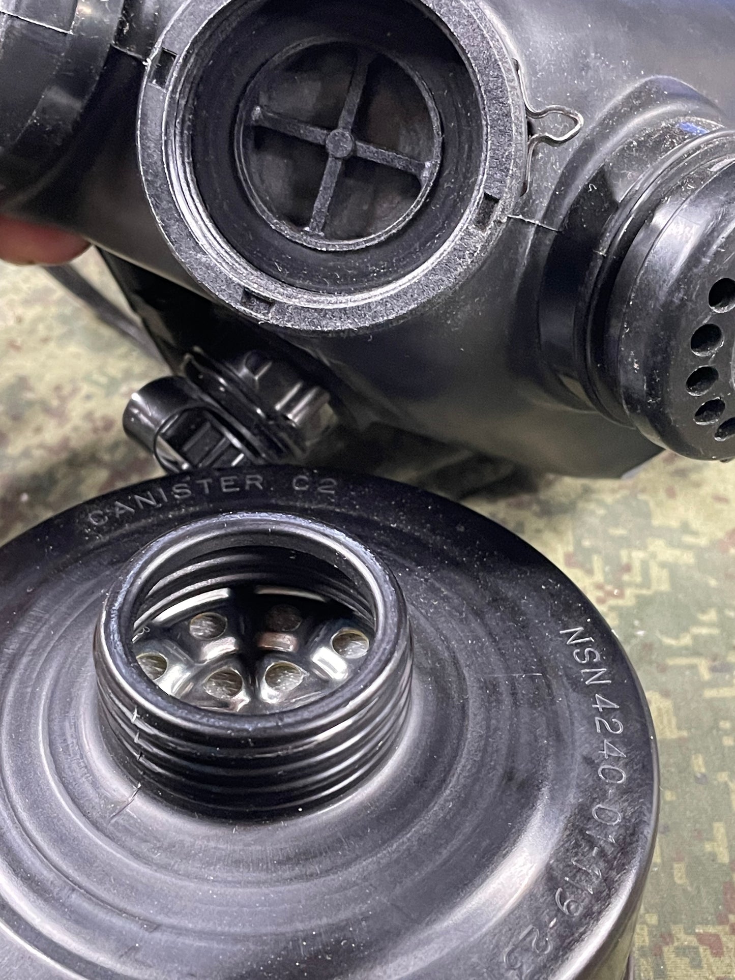 Israeli Military M15 Gas Mask w/filter —FREE SHIPPING