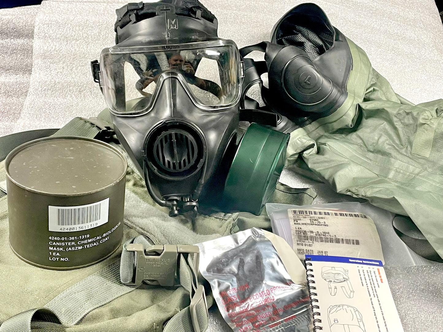 Avon FM53 Gas Mask - Size Medium - Complete Kit —FREE SHIPPING
