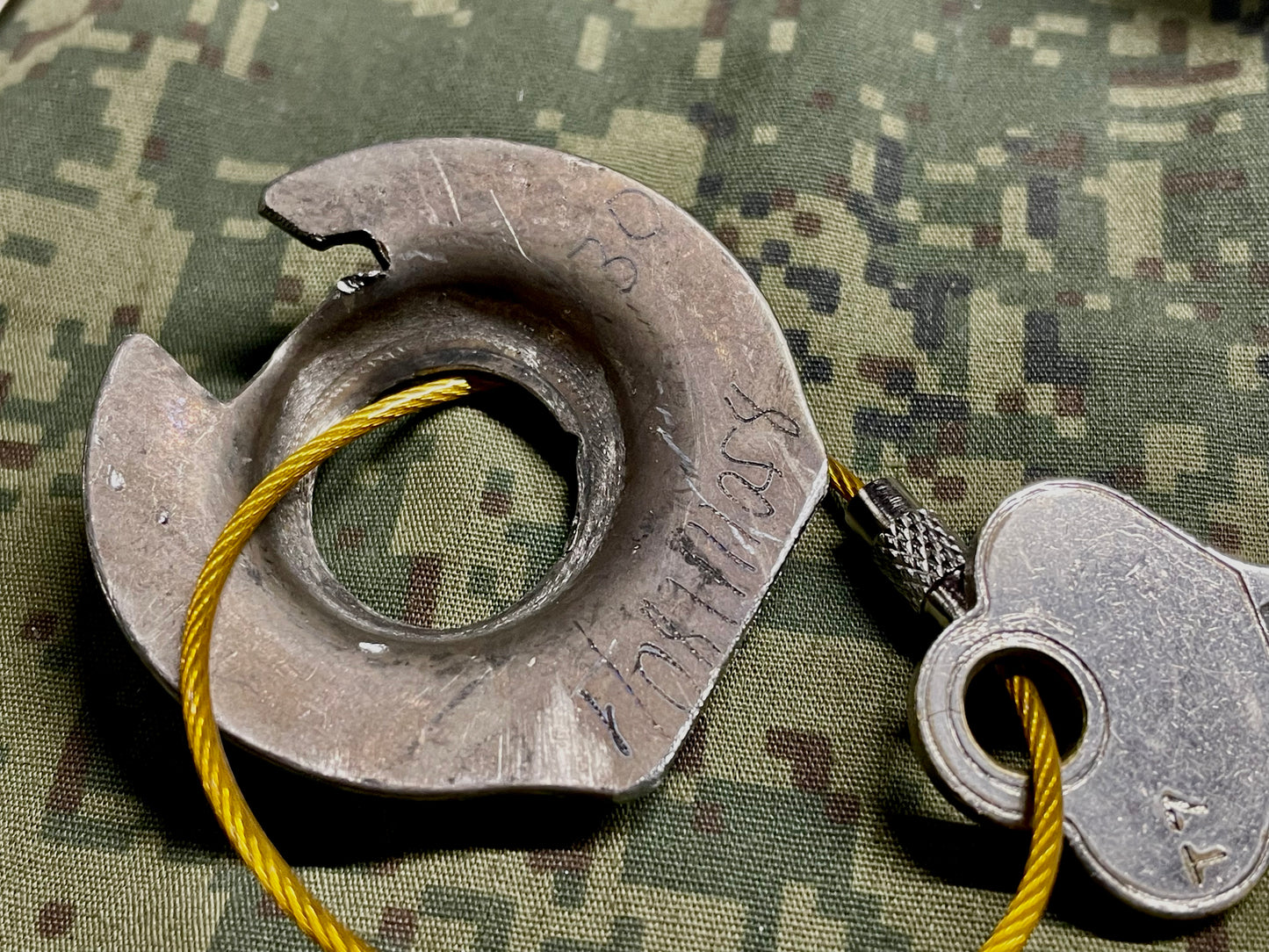 SU-34 (RF-81879 24 R) Keychain #7