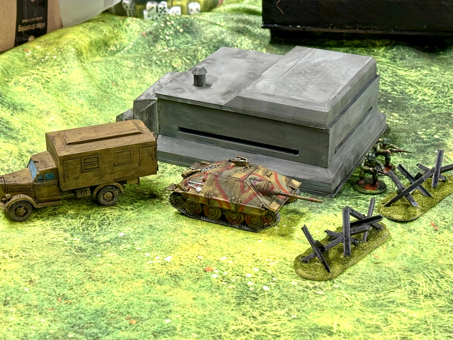Bunker + Hetzer + Radio Opel + obstacles - LOT