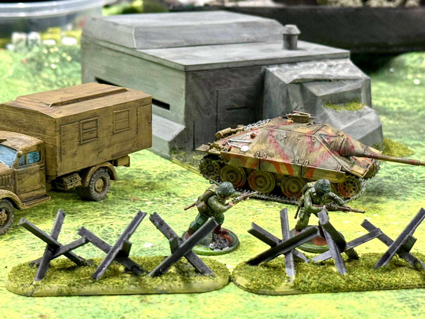 Bunker + Hetzer + Radio Opel + obstacles - LOT