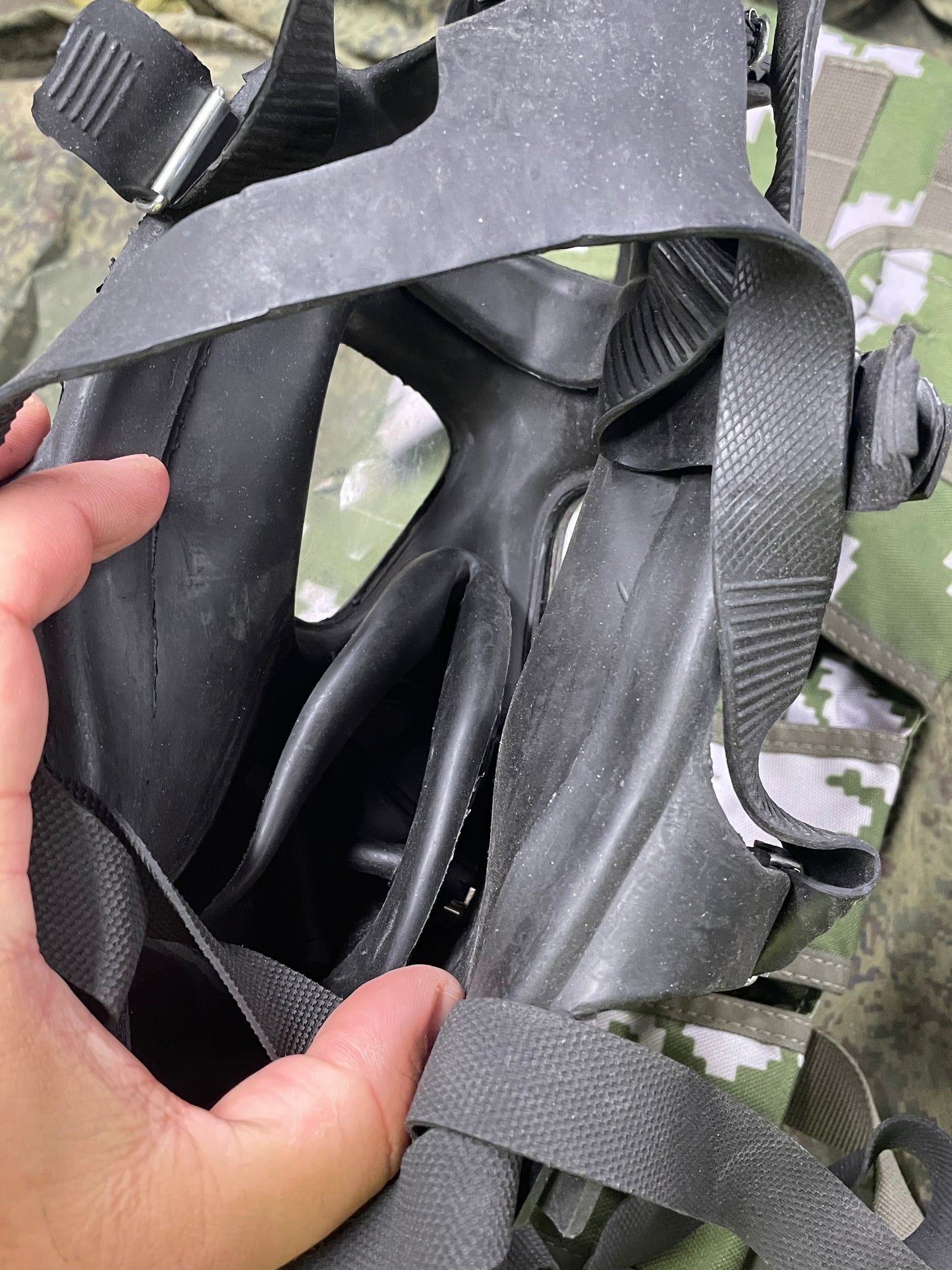 Iraqi Gas Mask - M65 type - with C2 NBC Filter —FREE SHIPPING