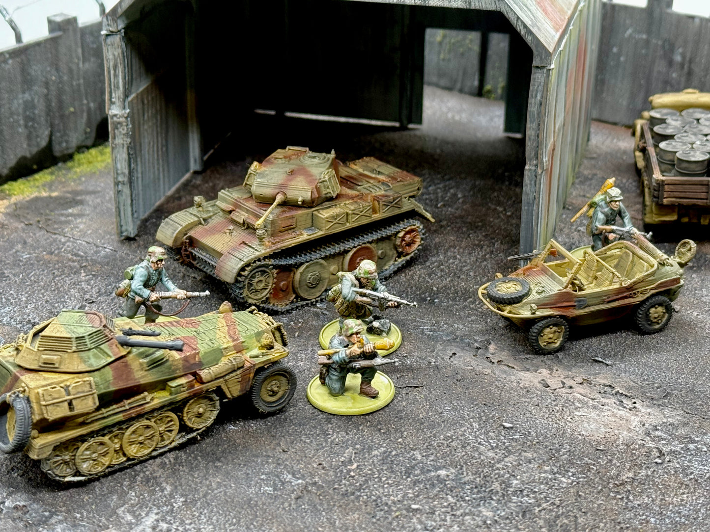Luchs Panzer 2, SDKFZ, Schwimmwagon LOT