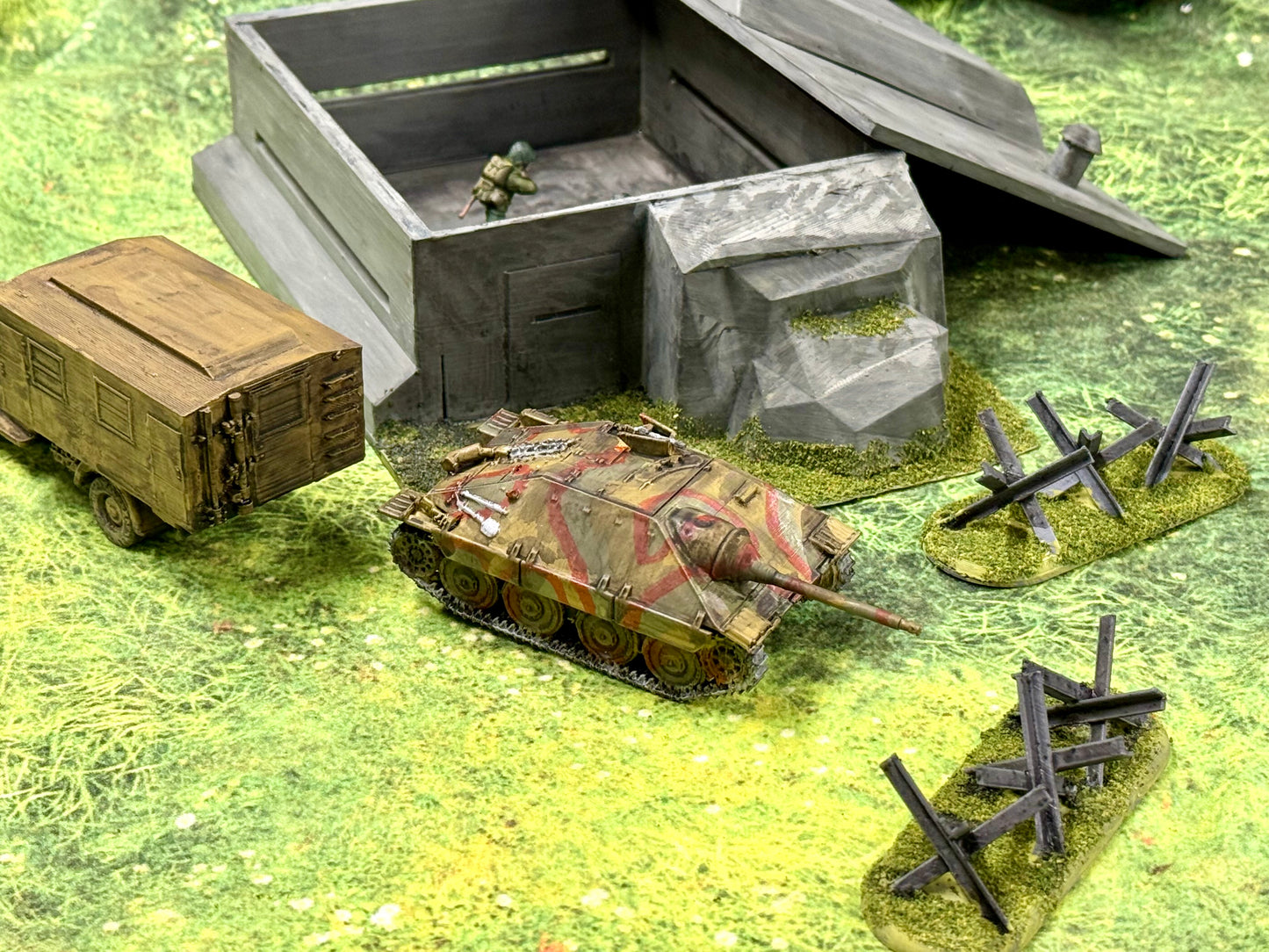 Bunker + Hetzer + Radio Opel + obstacles - LOT