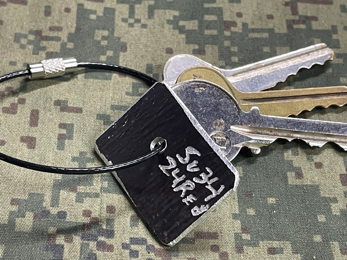 SU-34 (RF-81879 24 R) Keychain #3 - BLEM SALE