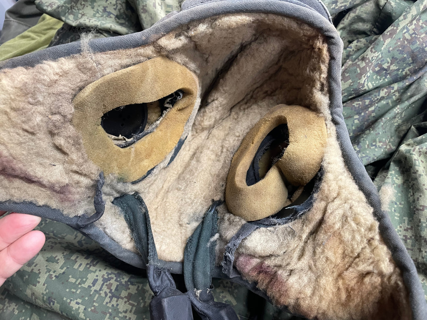 Russian Tankers Helmet w/Ribbon, Markings and Comms